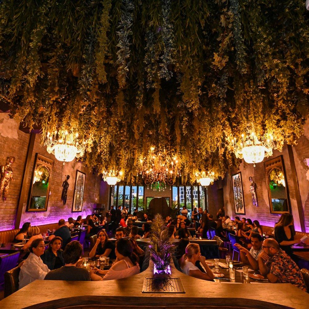 Las Vegas Restaurant with Live Music